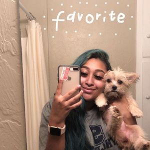 Meet your Posher, Alejandra